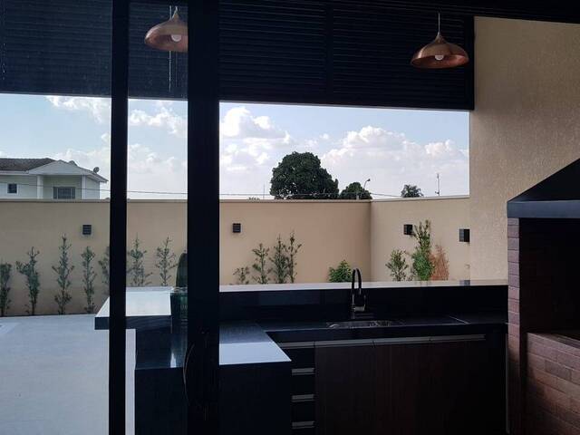 Sobrado para Venda em Indaiatuba - 3