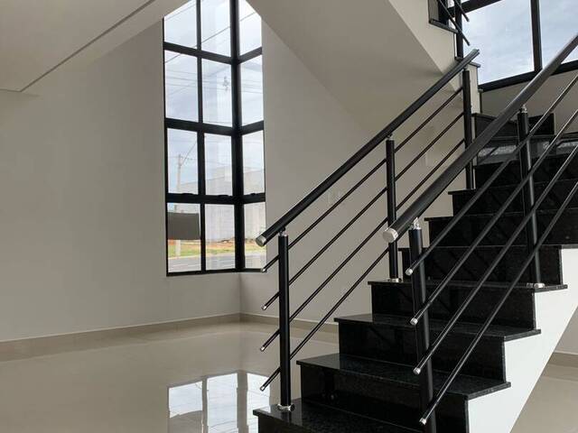 Sobrado para Venda em Indaiatuba - 3