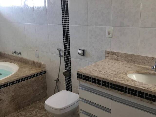 Sobrado para Venda em Indaiatuba - 2