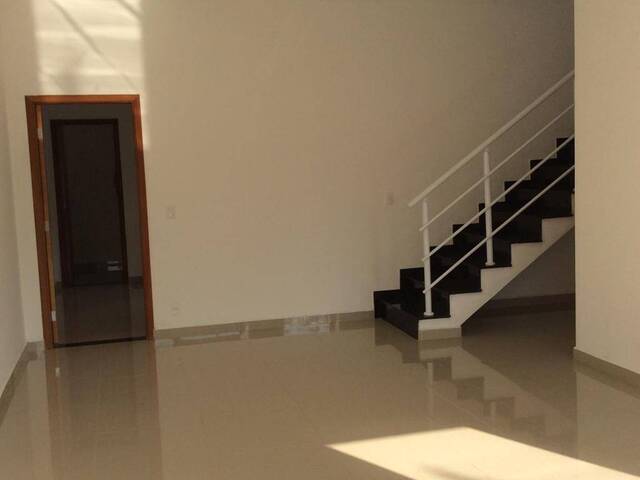 Sobrado para Venda em Indaiatuba - 3