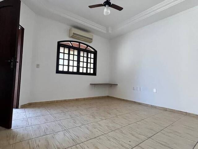 Casa para Venda em Indaiatuba - 2