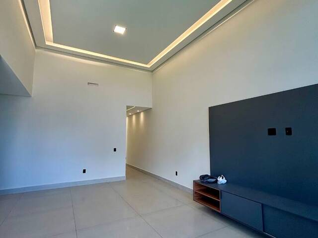 Venda em JARDIM RESIDENCIAL DONA LUCILLA - Indaiatuba