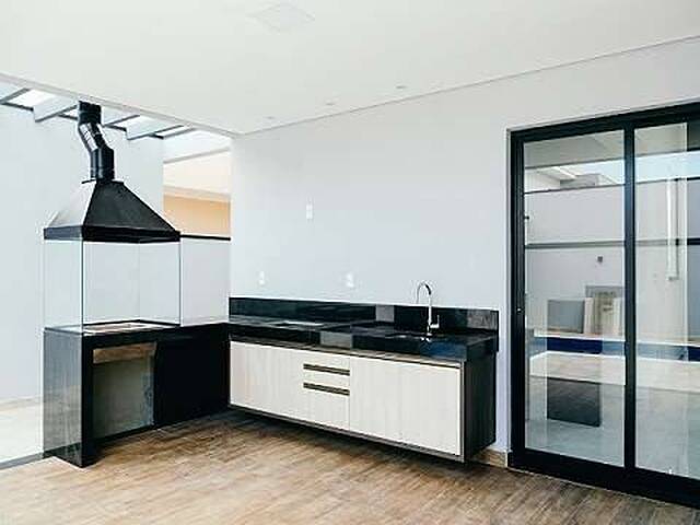 Sobrado para Venda em Indaiatuba - 4