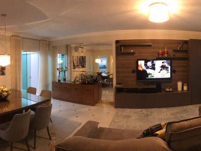 Casa para Venda em Indaiatuba - 2