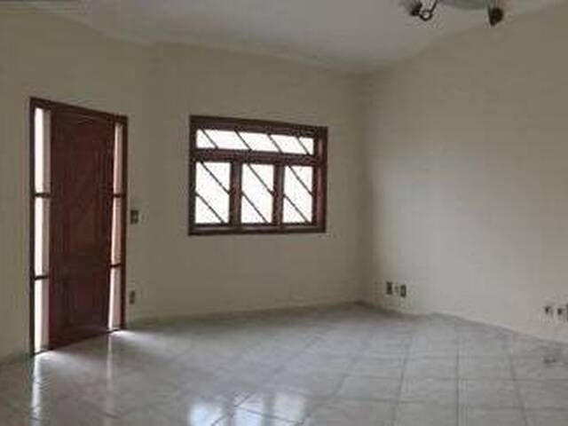 Casa para Locação em Indaiatuba - 2