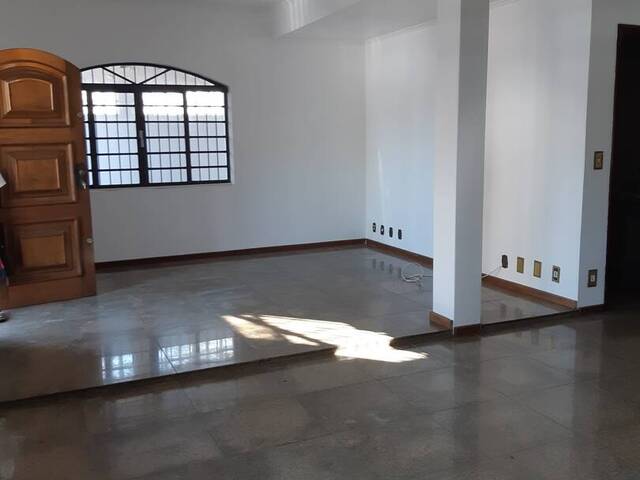 Sobrado para Venda em Indaiatuba - 2