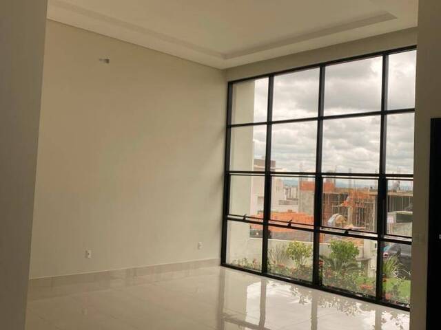 Casa para Venda em Indaiatuba - 2