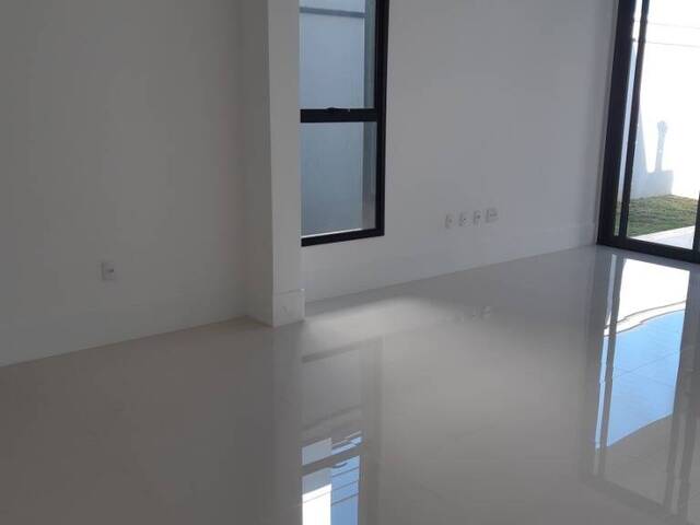 Sobrado para Venda em Indaiatuba - 4