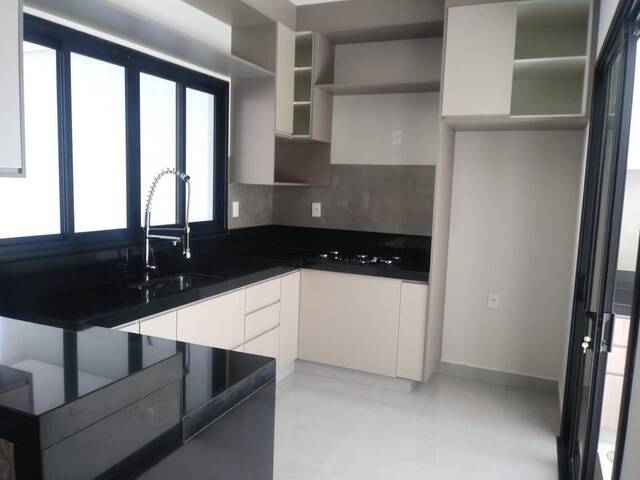 Casa para Venda em Indaiatuba - 2