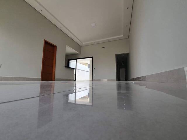 Casa para Venda em Indaiatuba - 2