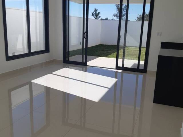 Sobrado para Venda em Indaiatuba - 3