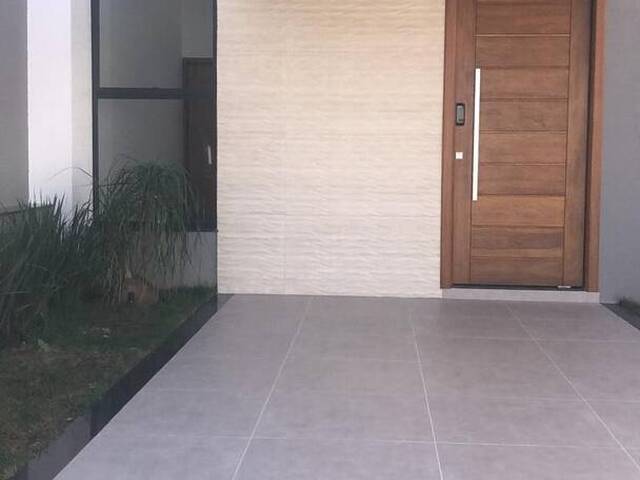 Casa para Venda em Indaiatuba - 2